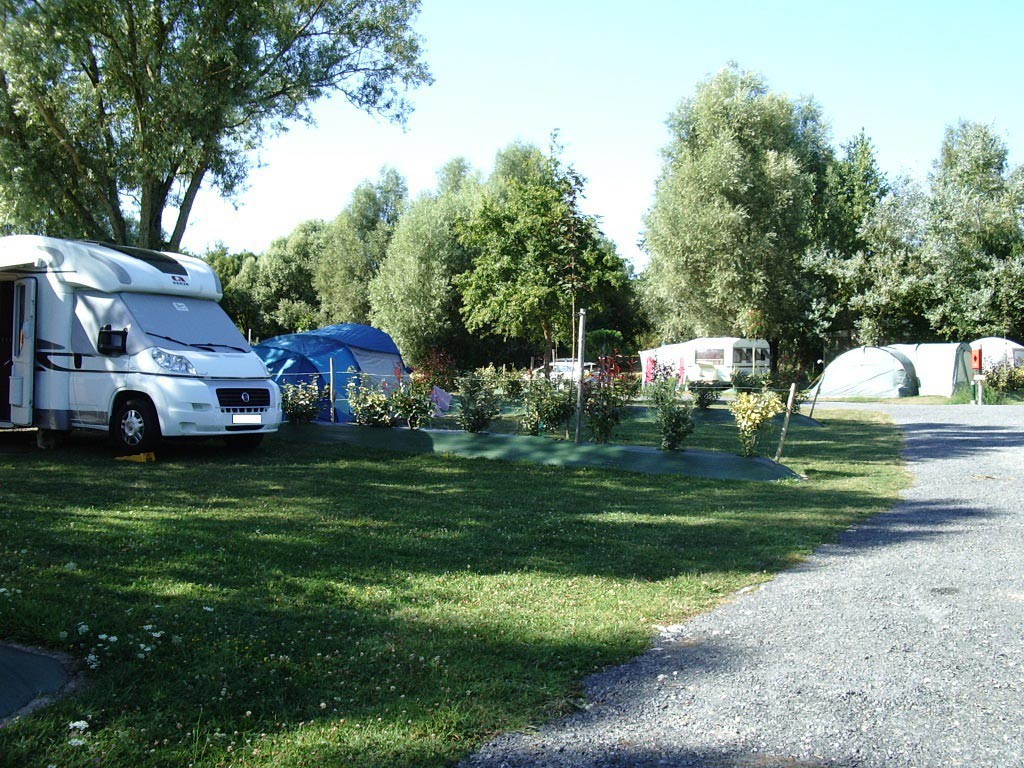 Location mobil home et emplacements dans un camping calme
