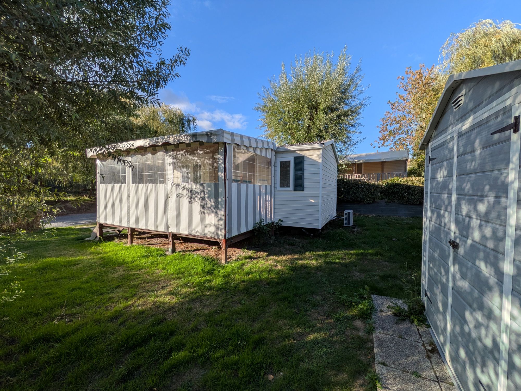location cabane camping vendee